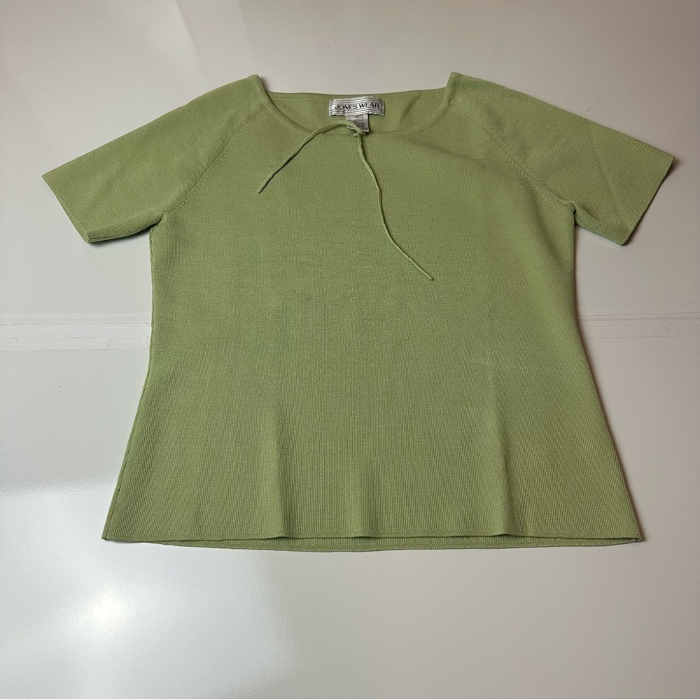 Jones Wear Silk Blend Knit Top | 90s Minimalist Pistachio Green Ribbed Tee
